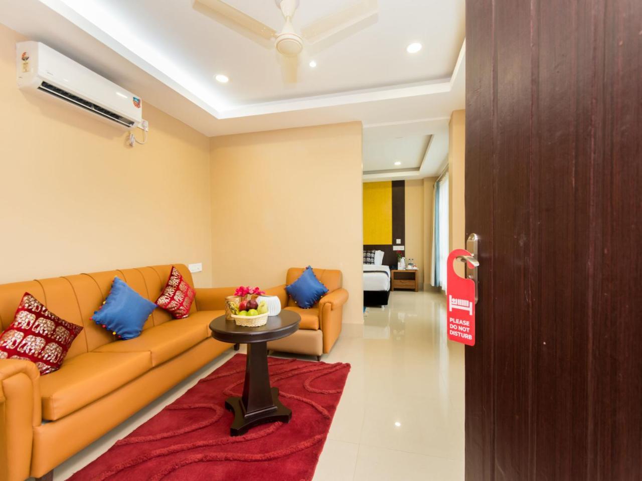Central Courtyard Boutique Hotel Силигури Экстерьер фото