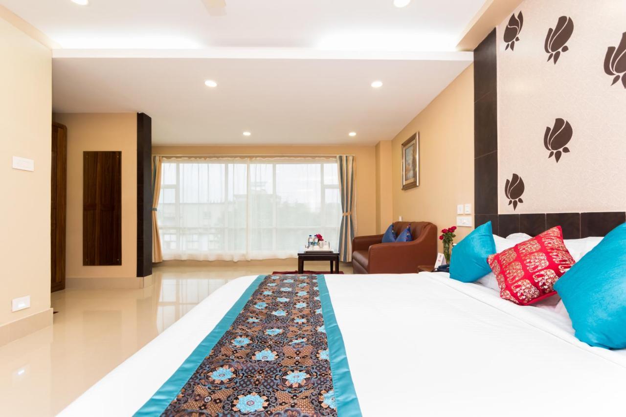 Central Courtyard Boutique Hotel Силигури Экстерьер фото